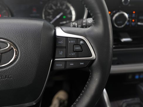 Used 2022 Toyota Highlander Limited AWD/4WD image 29