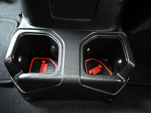 Used 2022 Jeep Wrangler Sport image 32