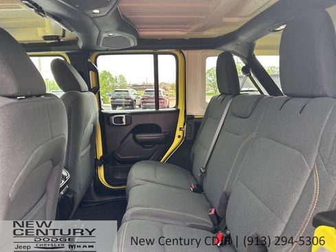 Used 2024 Jeep Wrangler Unlimited Sport AWD/4WD image 10