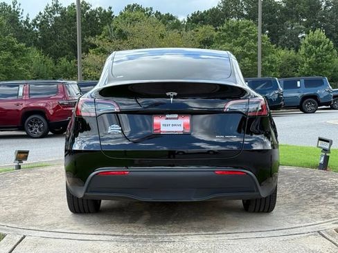 Used 2024 Tesla Model Y Long Range AWD/4WD image 6