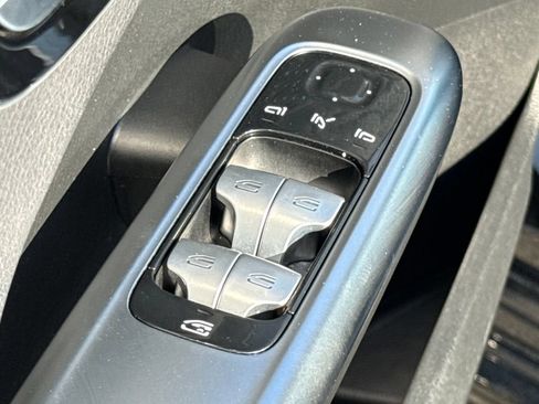Used 2022 Mercedes-Benz C 300 Sedan image 21