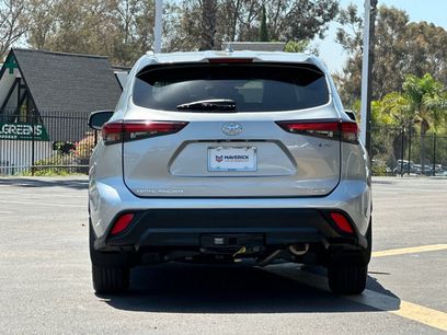 Used 2025 Toyota Highlander XLE