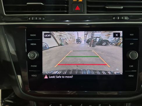Used 2024 Volkswagen Tiguan SEL R-Line AWD/4WD image 15
