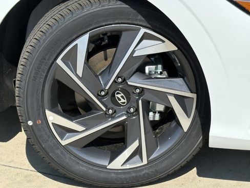 New 2025 Hyundai Elantra Sport image 9