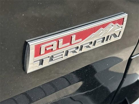 Used 2016 GMC Canyon SLE w/ All Terrain Package image 7