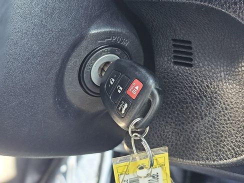 Used 2017 Toyota Corolla LE image 34