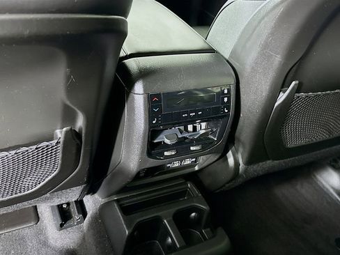 Used 2022 Jeep Grand Cherokee L Limited image 12