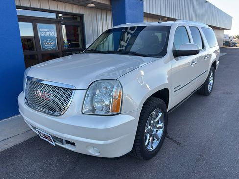 Used 2013 GMC Yukon XL Denali image 2