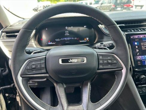 Certified 2023 Jeep Grand Cherokee L Limited AWD/4WD image 18