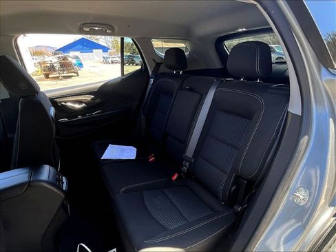 Used 2024 GMC Terrain SLE image 15