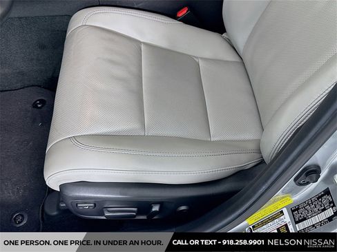 Used 2016 Toyota Avalon Touring image 20