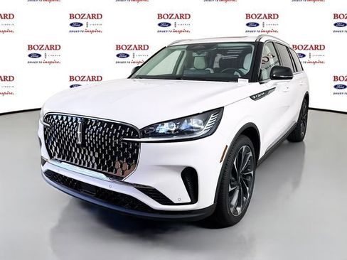 New 2026 Lincoln Aviator Reserve w/ Luxury Package image 3