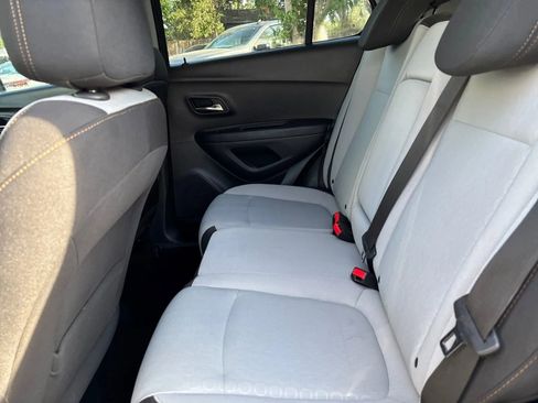Used 2019 Chevrolet Trax LS FWD image 11