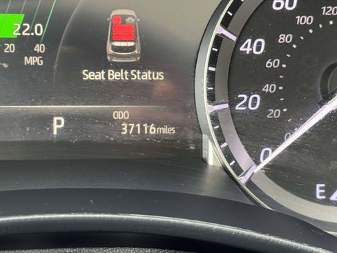 Used 2022 Toyota Highlander XLE image 31