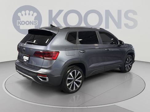 Used 2024 Volkswagen Taos SE FWD image 7