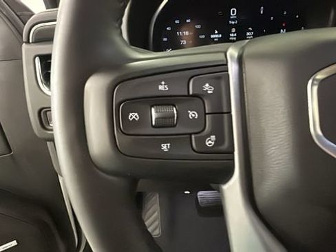 Used 2023 GMC Yukon SLT w/ SLT Luxury Package AWD/4WD image 15