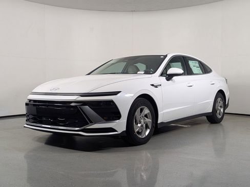 New 2026 Hyundai Sonata SE FWD image 3