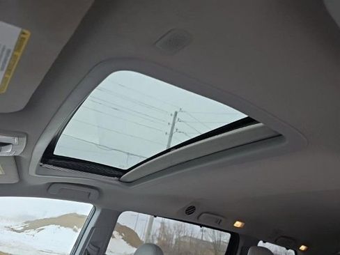 Used 2020 Toyota Sienna XLE w/ XLE Navigation Package image 3