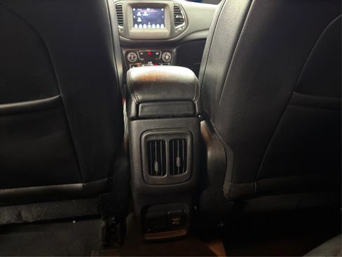 Used 2019 Jeep Compass Latitude w/ Cold Weather Group FWD image 26