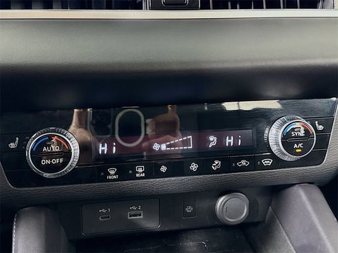 Used 2023 Mitsubishi Outlander SE image 16