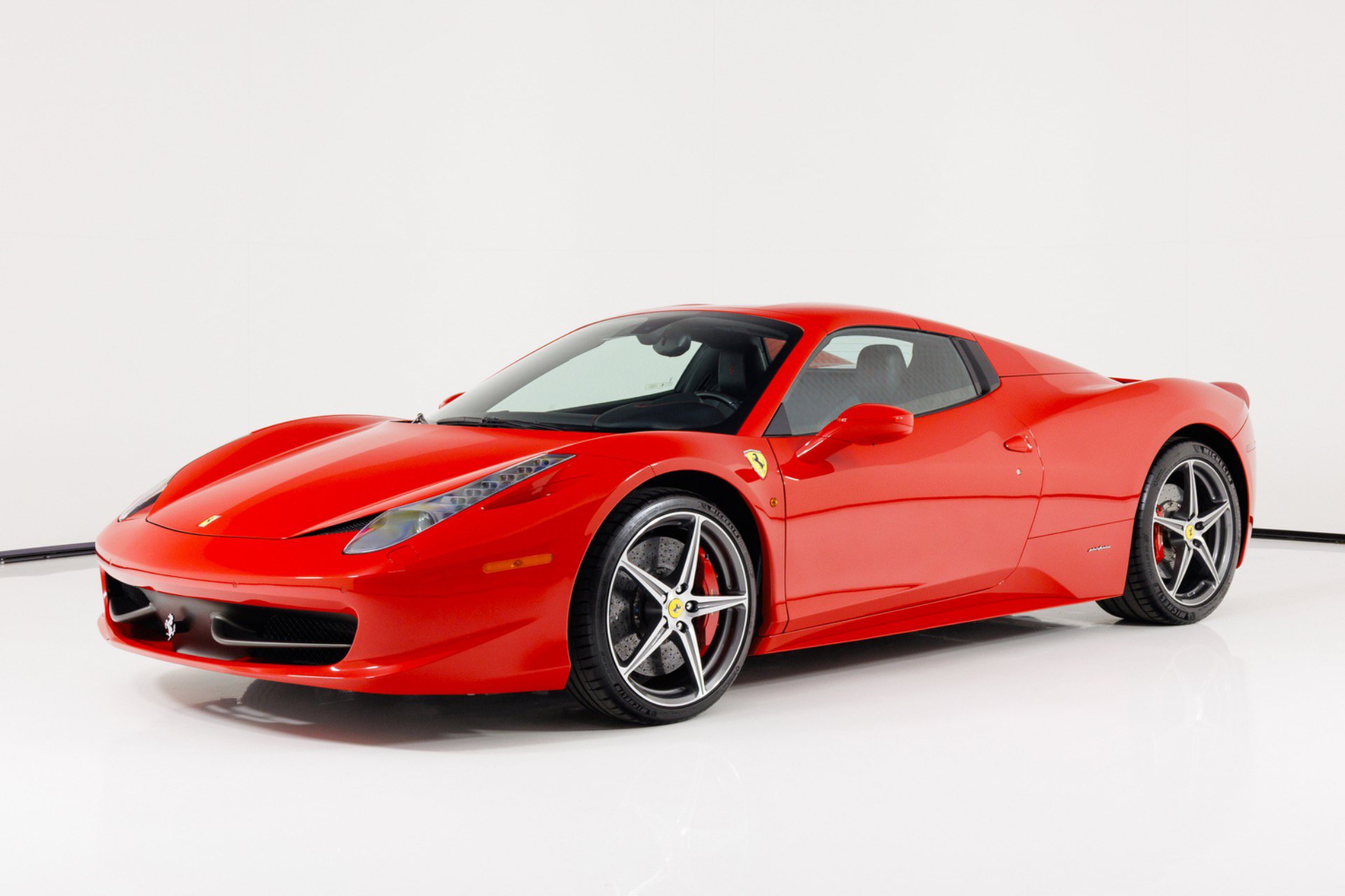 Used 2013 Ferrari 458 Spider RWD image 9