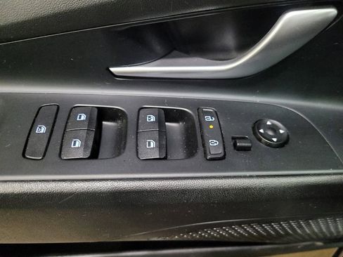 Used 2024 Hyundai Elantra SEL image 27