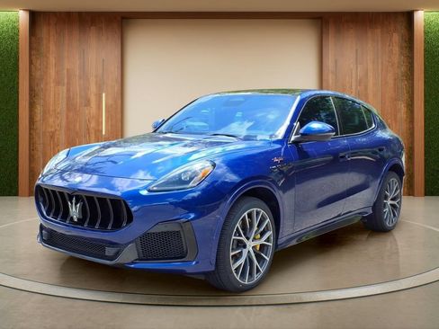 Used 2024 Maserati Grecale Trofeo AWD/4WD image 27