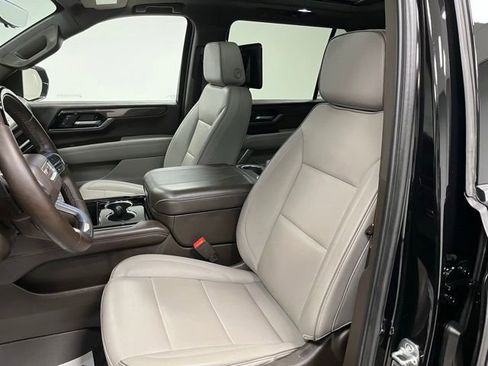 Used 2025 GMC Yukon XL Elevation w/ Elevation Premium Package AWD/4WD image 21