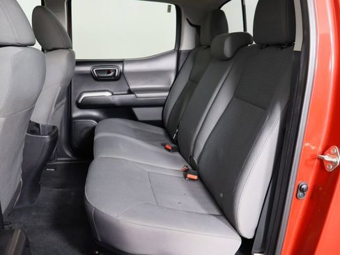 Used 2016 Toyota Tacoma SR5 image 8