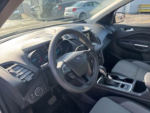 Used 2019 Ford Escape SE image 12