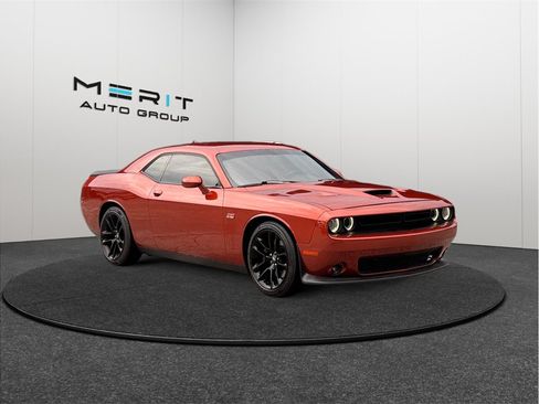 Used 2020 Dodge Challenger R/T Scat Pack RWD image 1