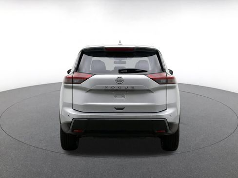 Used 2025 Nissan Rogue SV FWD image 8
