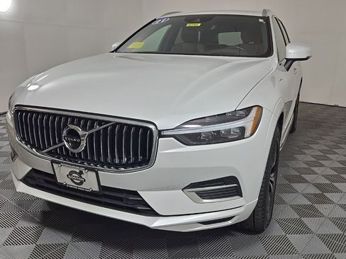 Used 2021 Volvo XC60 T8 Inscription Expression image 4