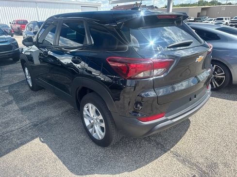 Used 2023 Chevrolet TrailBlazer LS FWD image 4