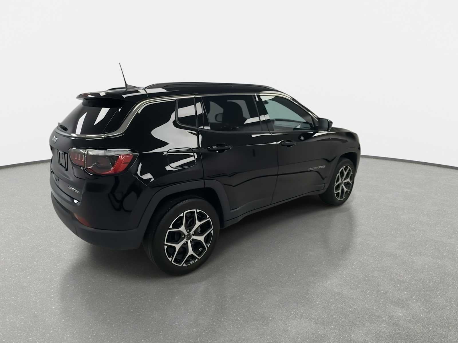 Used 2025 Jeep Compass Limited AWD/4WD image 9