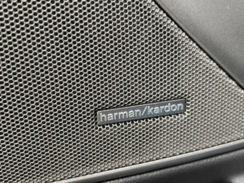 Used 2026 BMW 330i Sedan w/ M Sport Package image 19