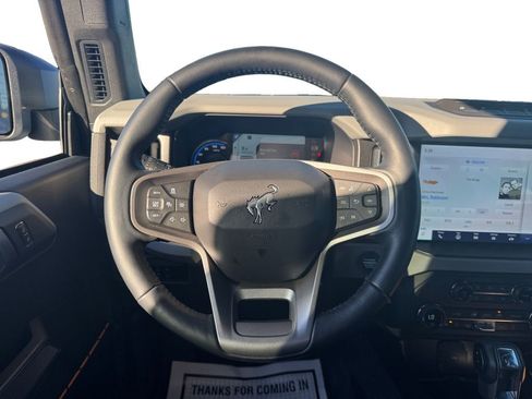 Used 2023 Ford Bronco Badlands image 16