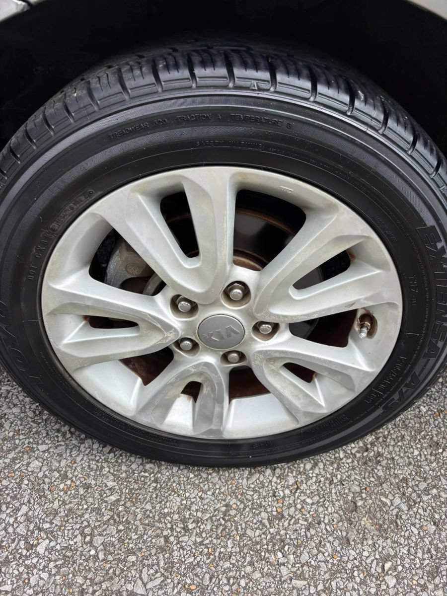 Used 2012 Kia Soul + FWD image 20