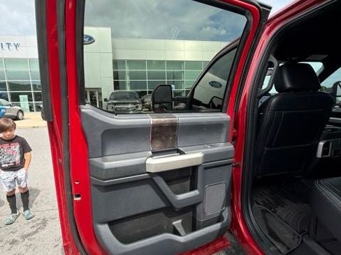 Used 2022 Ford F450 Lariat w/ Lariat Ultimate Package AWD/4WD image 19