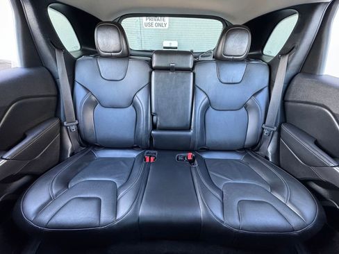 Used 2020 Jeep Cherokee Limited image 30