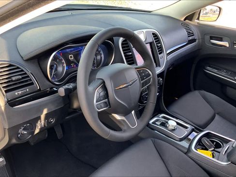 Used 2023 Chrysler 300 Touring w/ Sport Appearance Package image 18