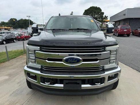 Used 2019 Ford F250 Lariat w/ Lariat Ultimate Package AWD/4WD image 3