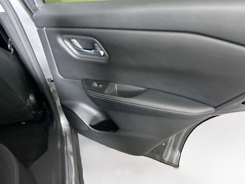 Used 2024 Nissan Rogue SV image 29