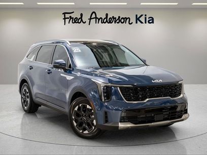 Certified 2025 Kia Sorento S w/ Panoramic Sunroof Package