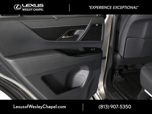 Used 2024 Lexus LX 600 4WD w/ Luxury Package image 25