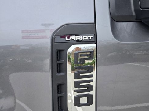 Used 2024 Ford F250 Lariat image 11