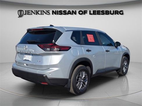 Certified 2025 Nissan Rogue S image 9