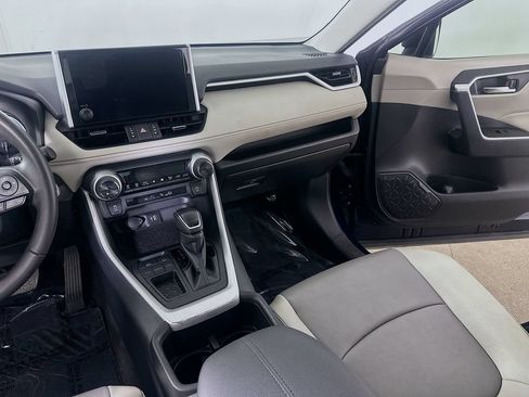 Used 2023 Toyota RAV4 XLE Premium FWD image 19