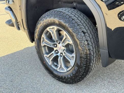 New 2026 GMC Sierra 1500 SLE w/ X31 Off-Road Package image 13