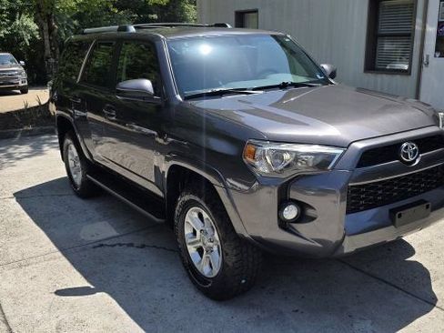 Used 2019 Toyota 4Runner SR5 AWD/4WD image 7